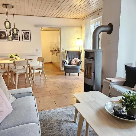 Apartment Skipper Asterix Fuer Max. 4 Personen - Haustiere Herzlich Willkommen, Direkt Am Hafen Greetsiel